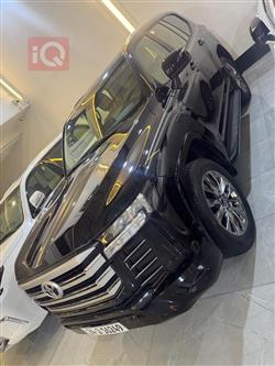 تۆیۆتا لاند کروزەر